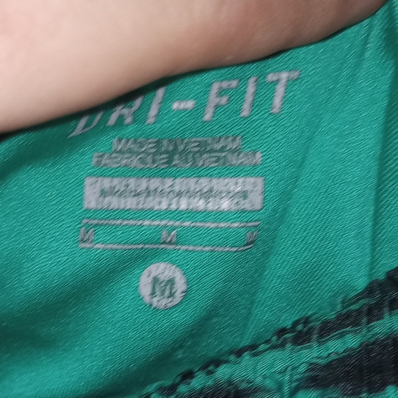 Nike Size M Dry Fit athletic Shorts in Green and Black - Picture 4 of 6